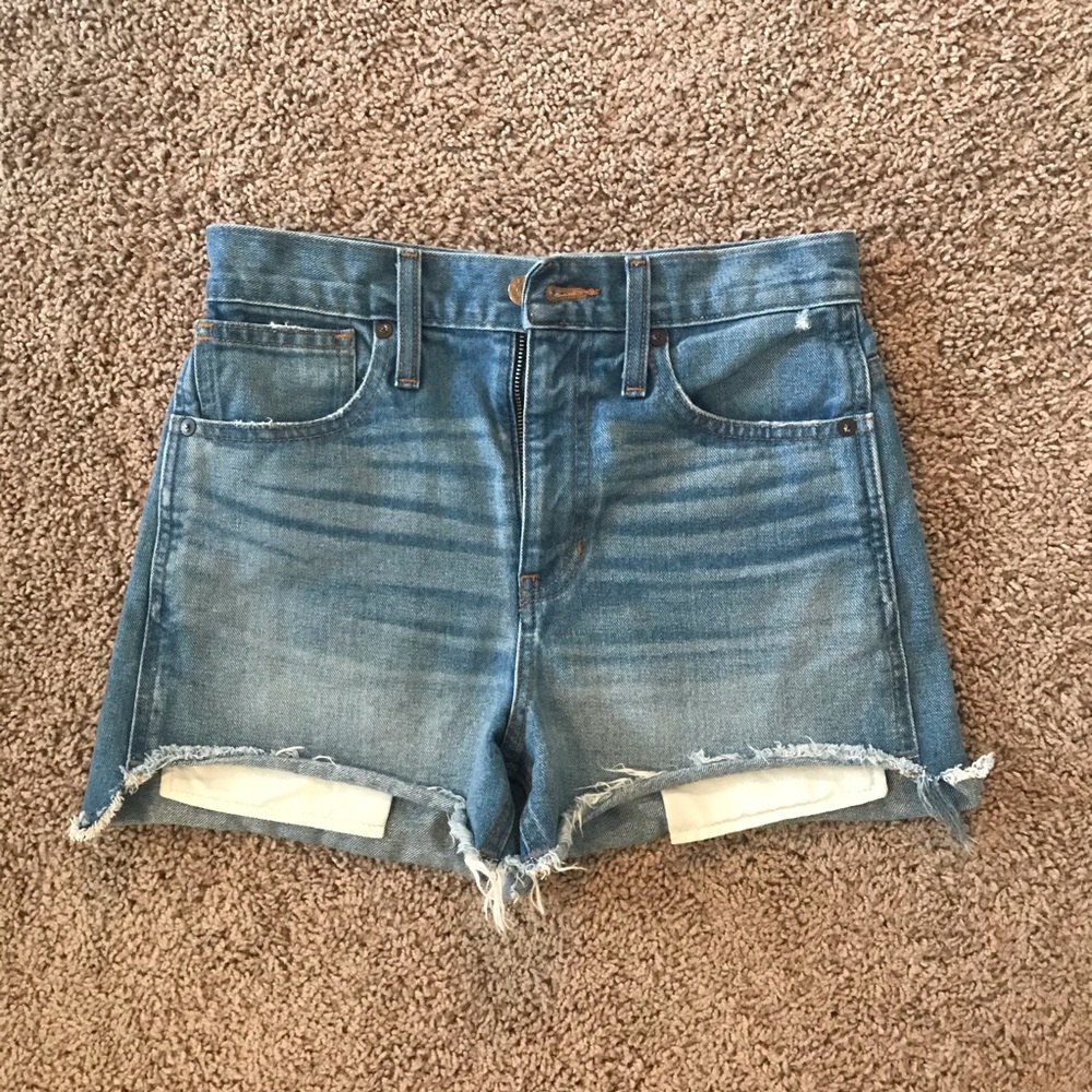 Madewell high-rise denim shorts- 25